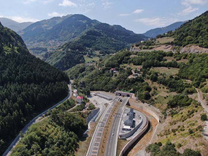 Trabzon'da Zigana Tüneli'nden 4 ayda 600 bin araç geçti 5